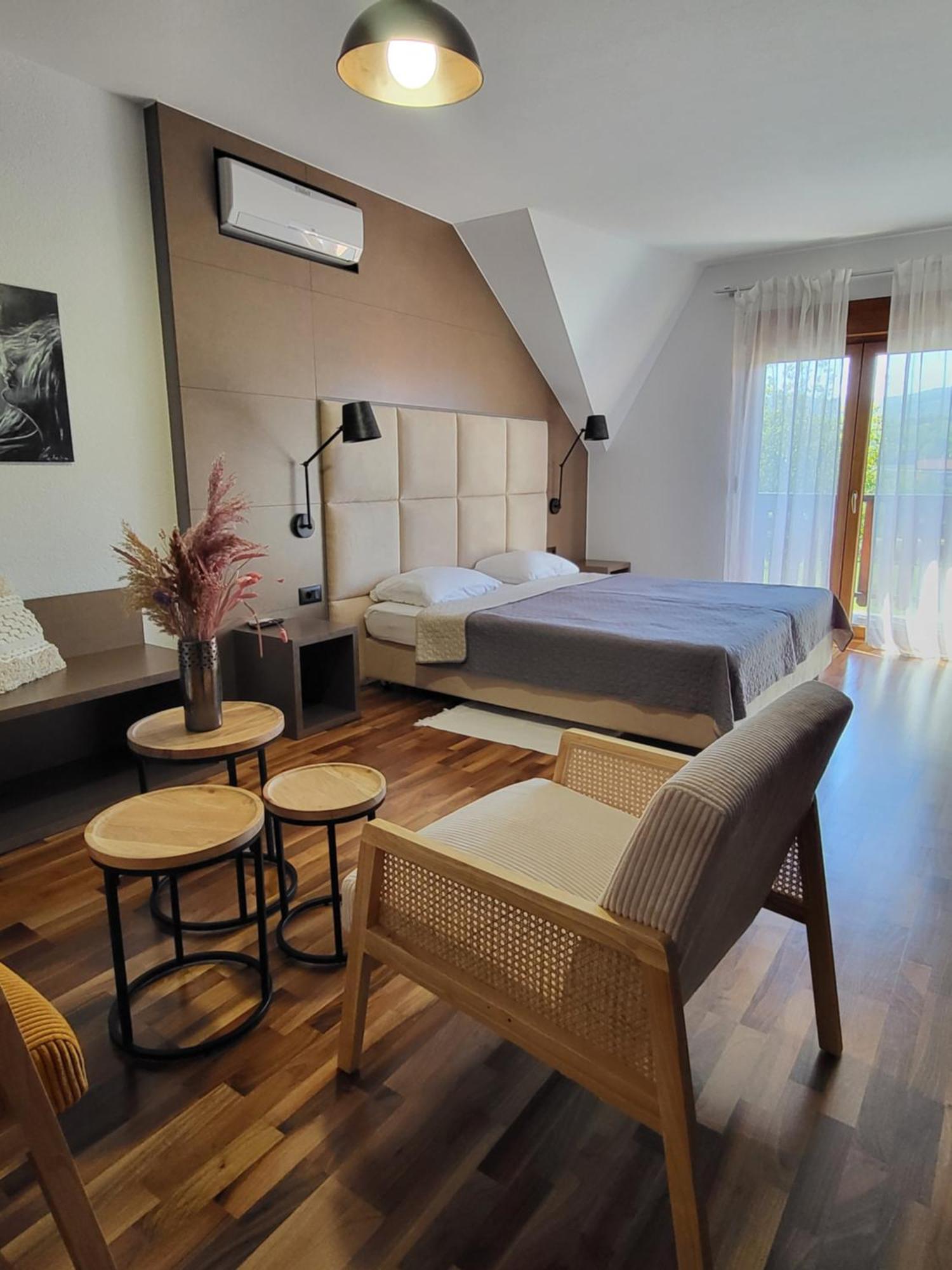 Hiša za goste House Tina 3*