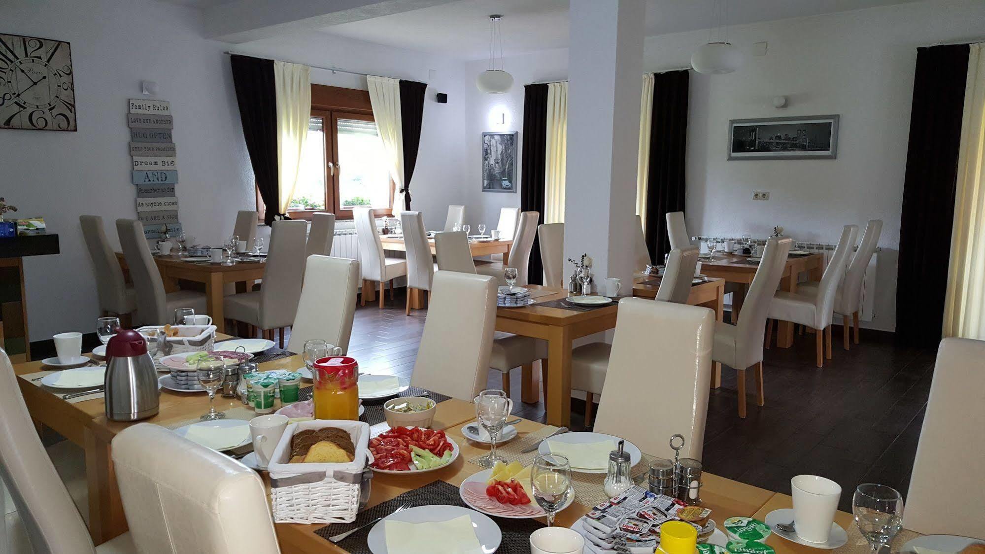 Hiša za goste House Tina